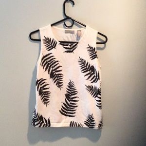 Kate Hill Medium Black Gray White Leaf Print Tank